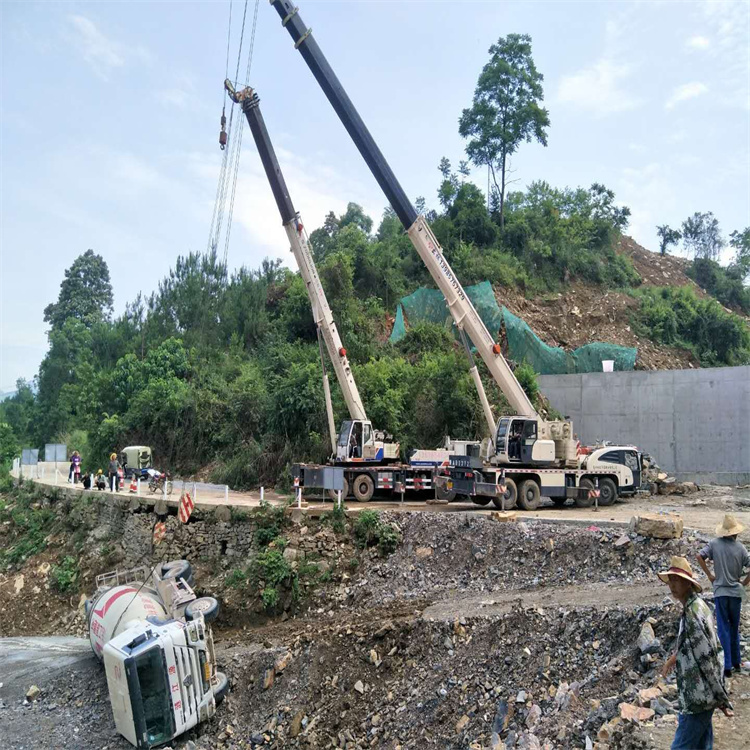 隆广镇汽车掉沟里叫吊车救援要多少钱