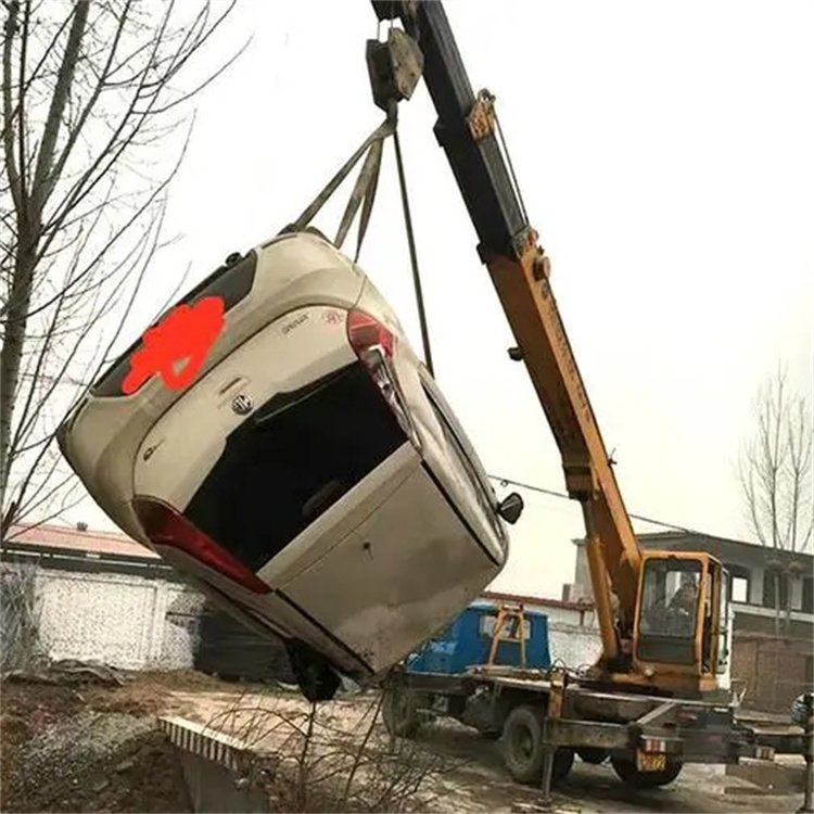 隆广镇随时待命，吊车24小时道路救援服务全解析